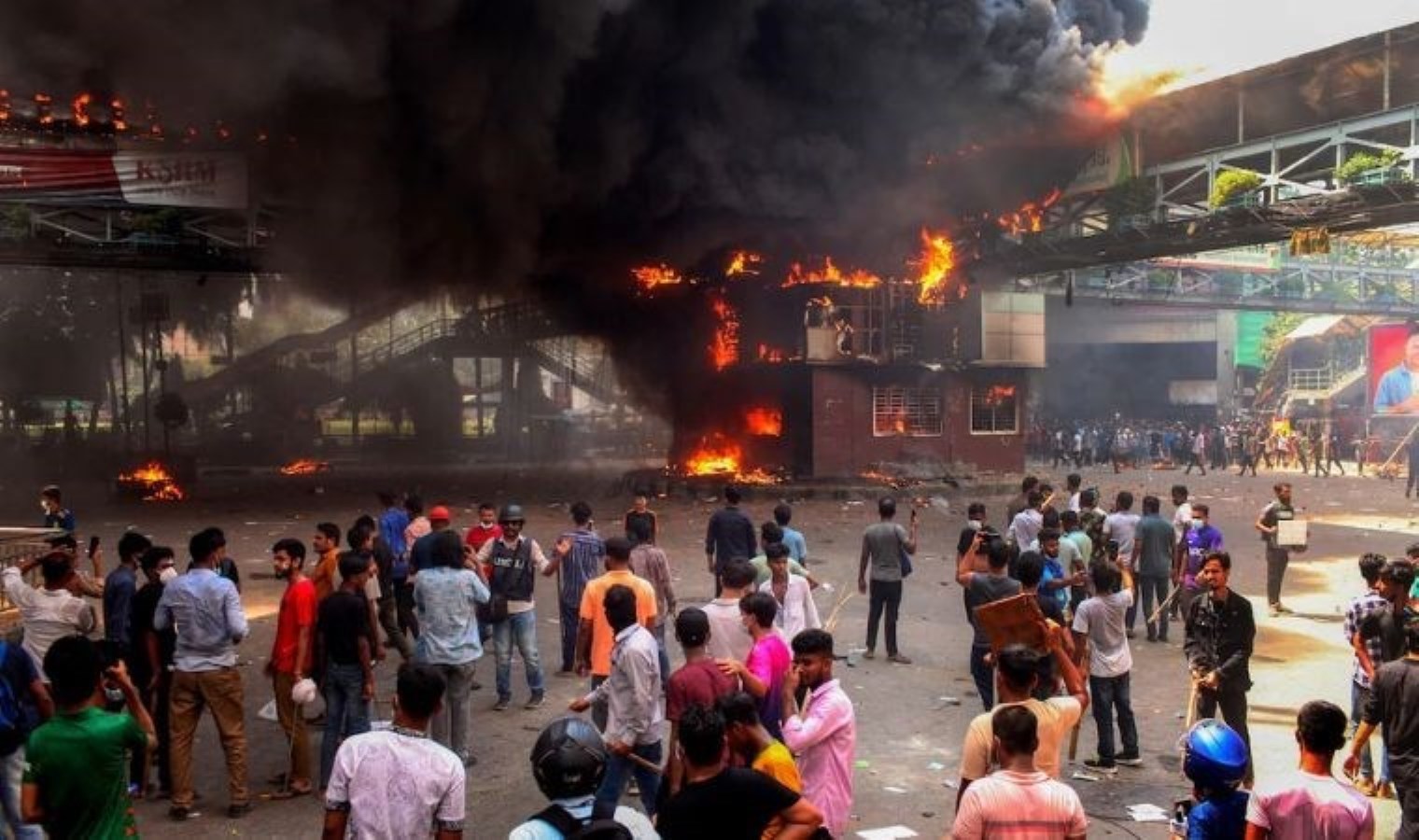 Bangladeş’te protestolarda ölenlerin sayısı yükseldi